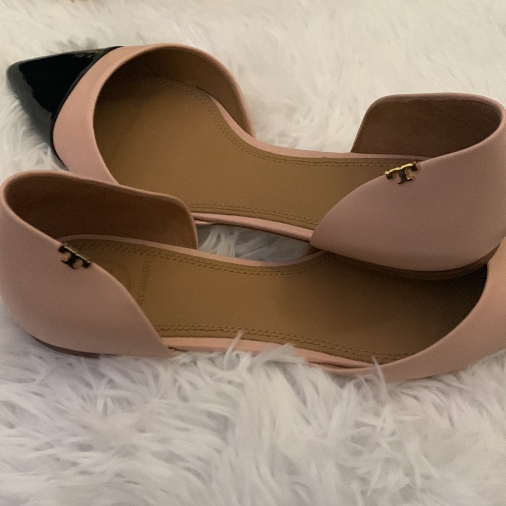 ••(SOLD)••Tory Burch Flats - Picture 6 of 7
